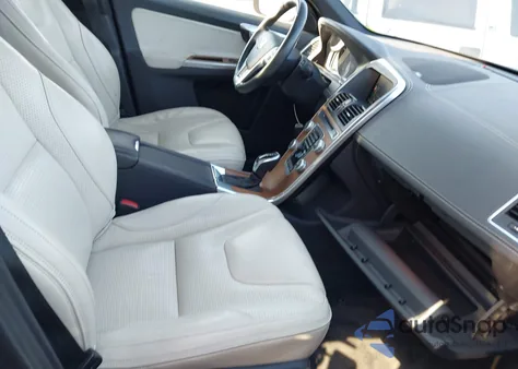 2015 Volvo Xc60 T5/T5 Premier from USA, damaged, VIN YV4612RK8F2658389